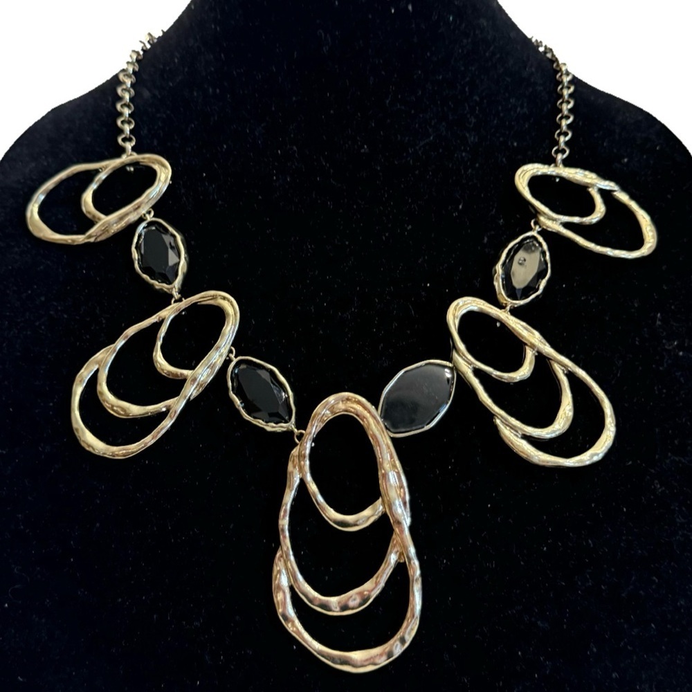 VON MAUR Gold Tone Artsy  Statement Bib Necklace Gold & Black Cabochon NEW